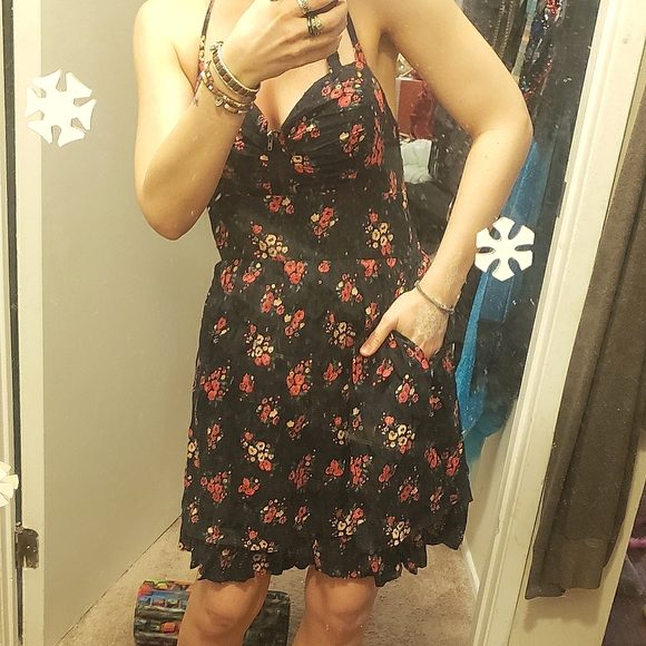 Floral & black backless halter bustier flare dress - Picture 7 of 14